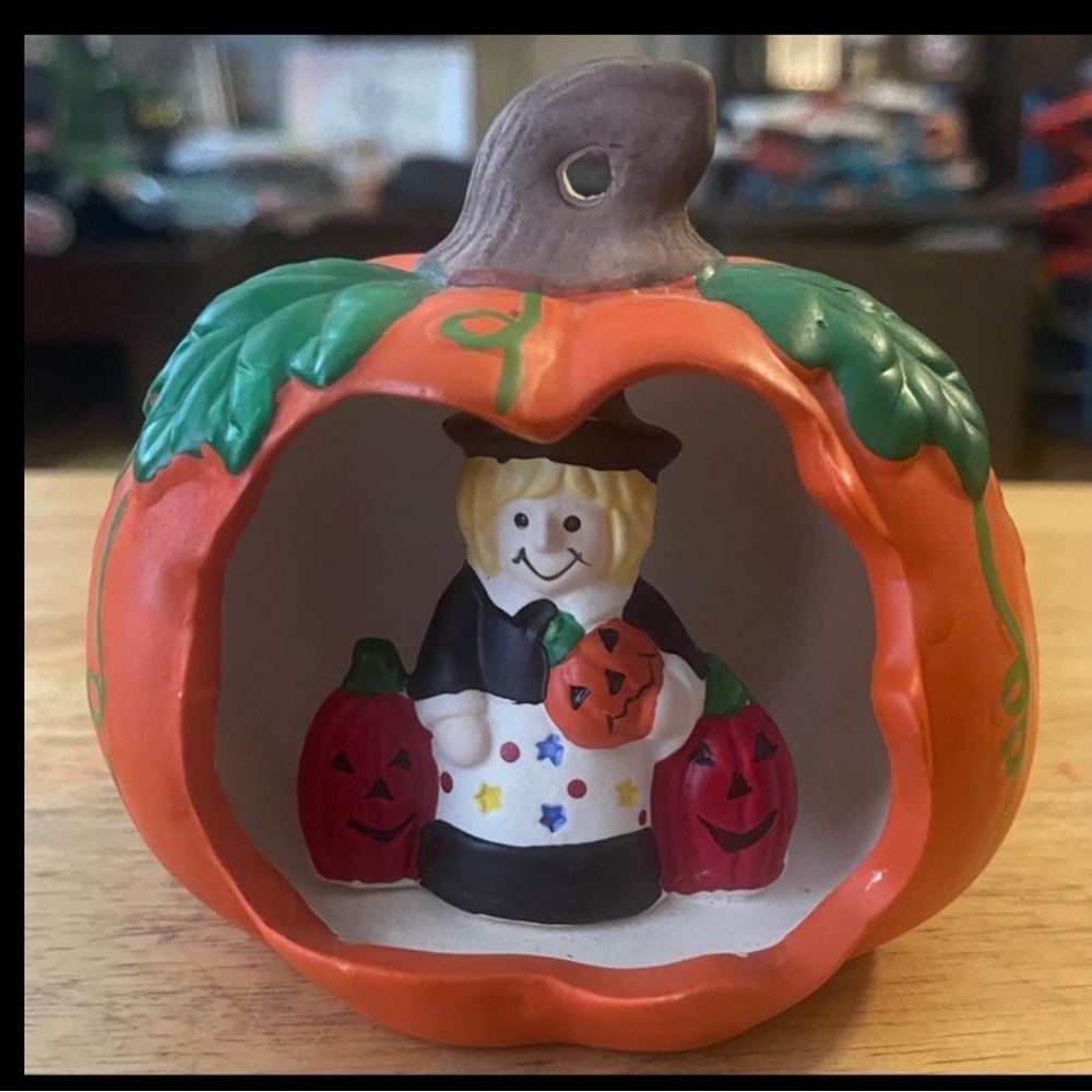 ❗️Sale❗️Halloween decor on sale this week -6 items all $12.00